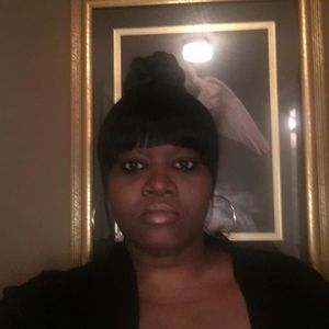 Meet your Posher, Cassandra